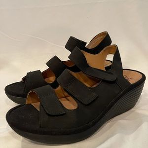 Clarks leather triple strap nubuck sandals 8